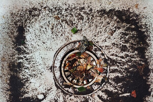 How to Handle Food Particles in Kitchen Sinks
